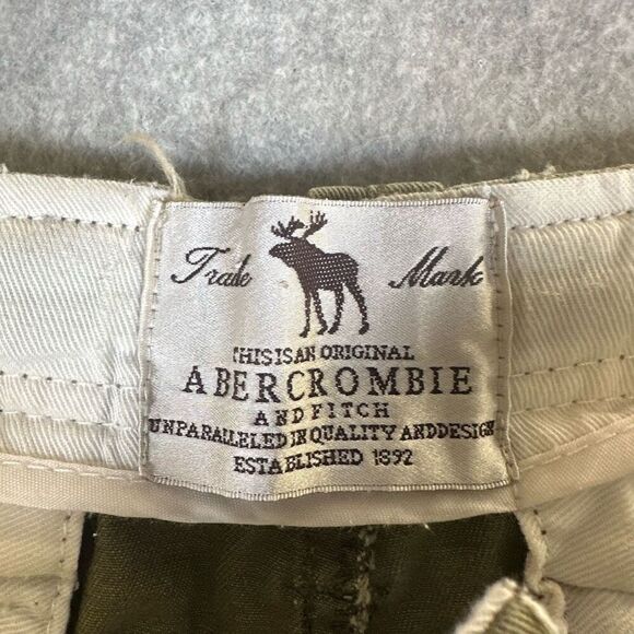 Abercrombie & Fitch Mens Size Medium Cargo Shorts Green Pockets Distressed - Picture 2 of 7